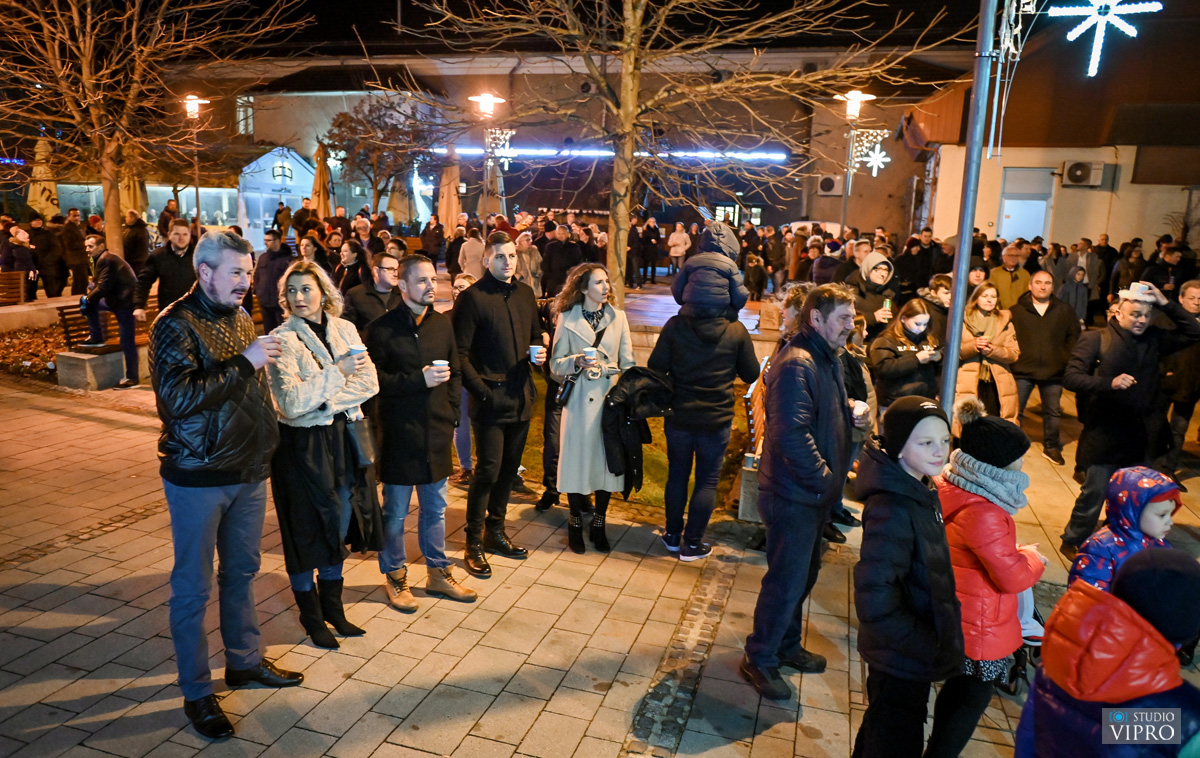 U veselom i dobrom raspoloženju dočekana je nova godina u Prelogu