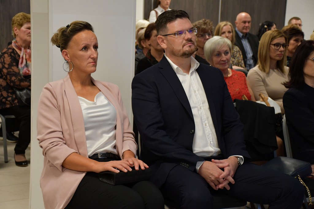 SVEČANOST Pet desetljeća rada Odjela anesteziologije, reanimatologije i intenzivne medicine SVEČANOST Pet desetljeća rada Odjela anesteziologije, reanimatologije i intenzivne medicine