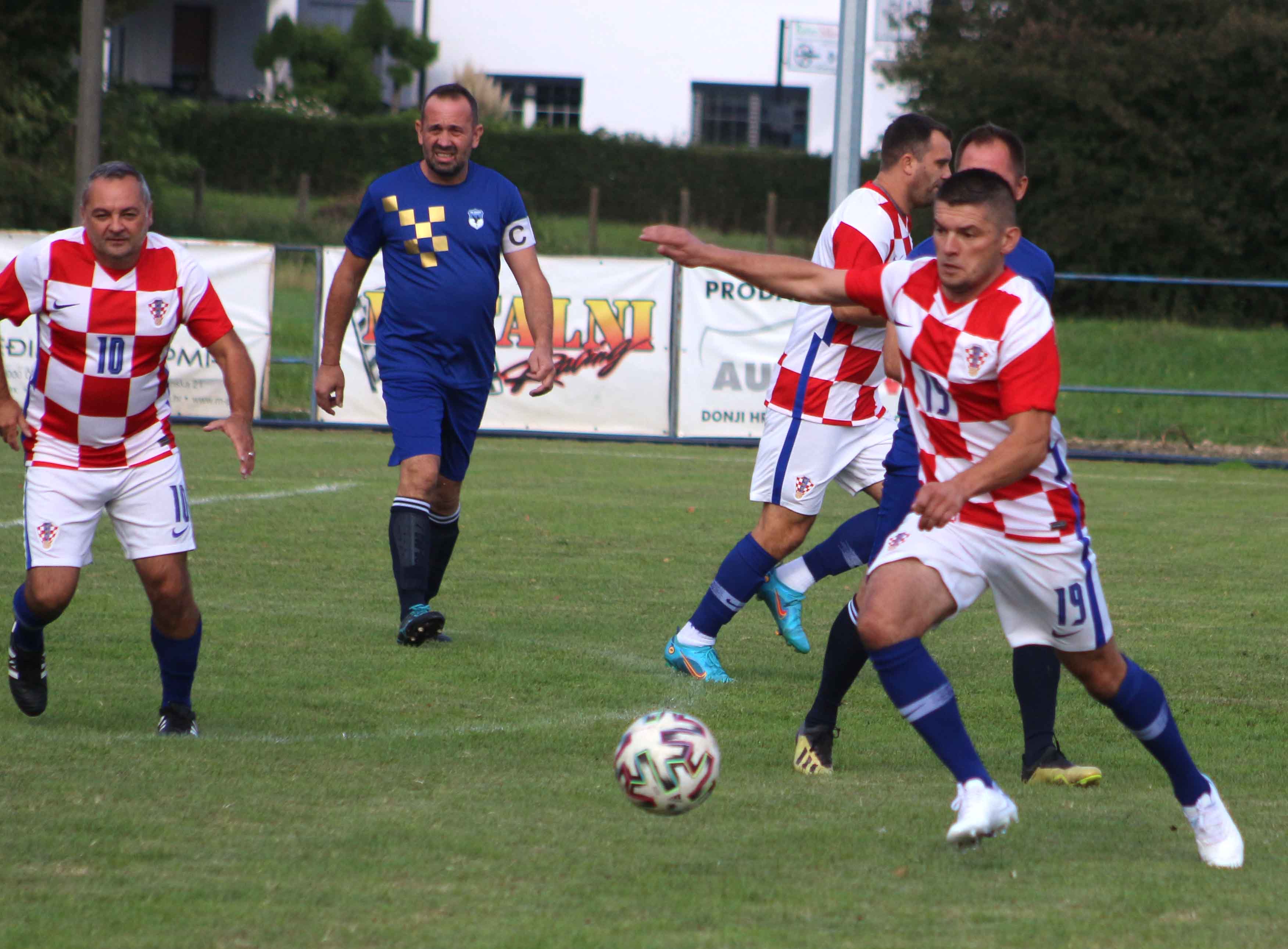 Borac u Donjem Hrašćanu ugostio veterane Hrvatskog nogometnog saveza