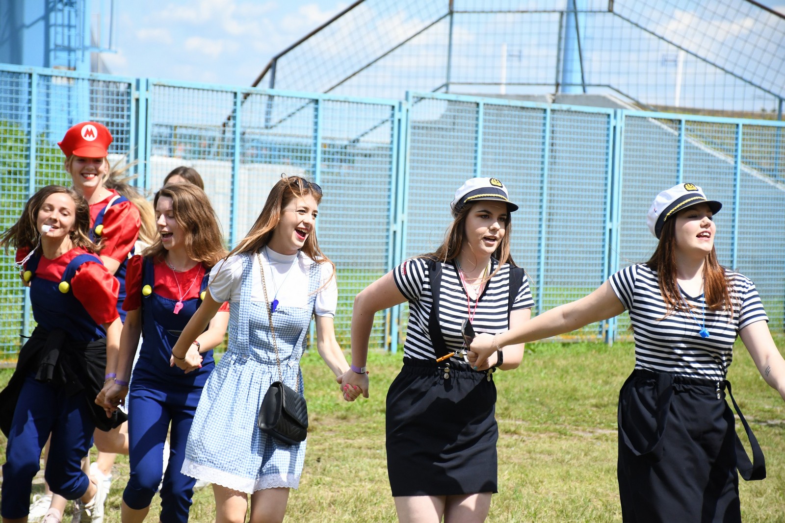 FOTO Povorka protutnjala gradom, maturanti s osmjehom dočekali kraj srednje škole!