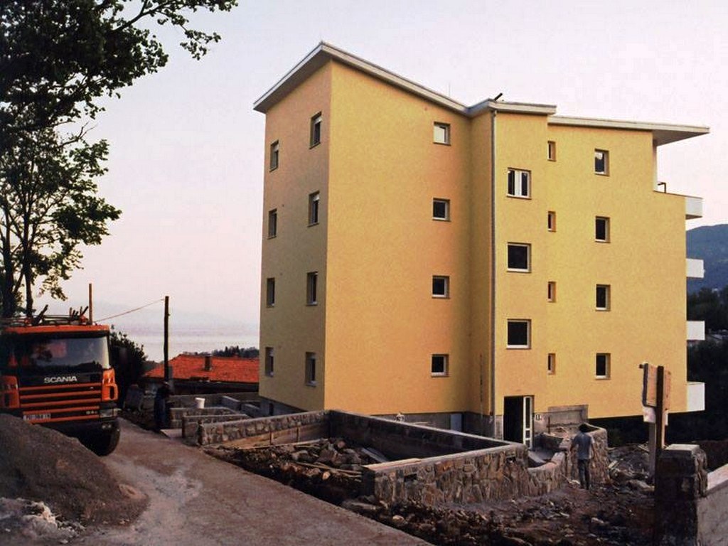 1521503563101880445992175149767