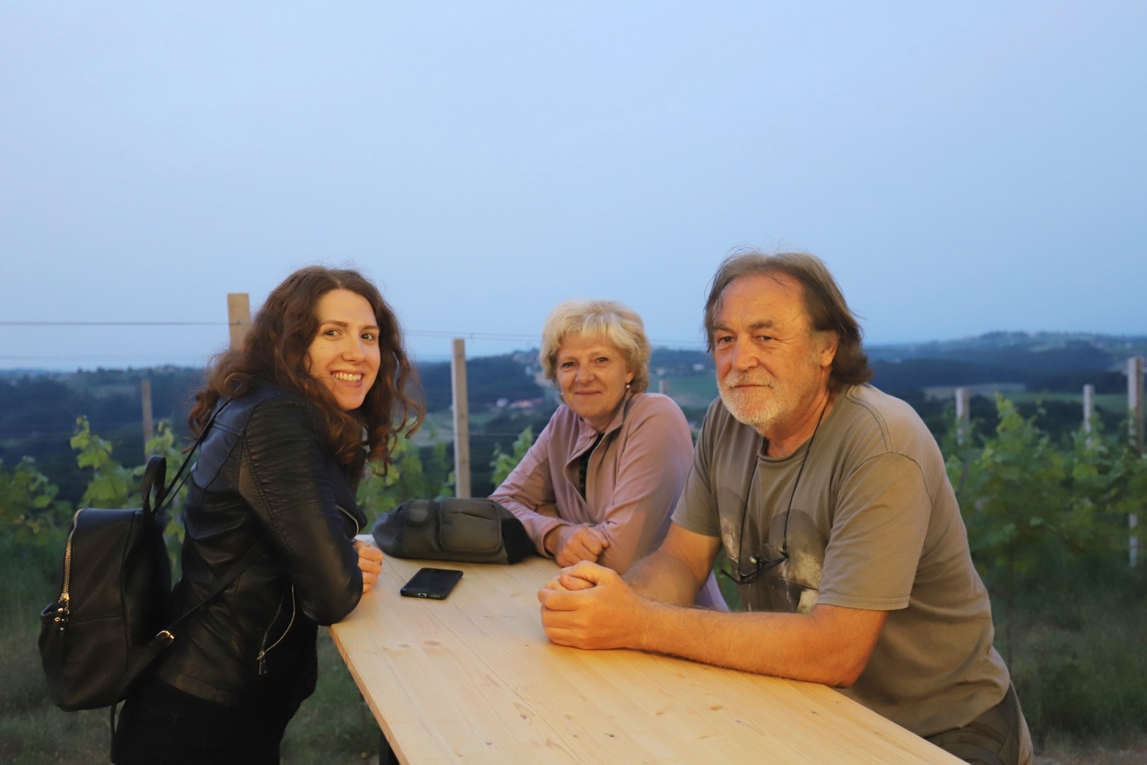 PRIZOR KOJI SE PAMTI Doček prvih zraka ljetnog sunca na Mađerkinom bregu nikog nije ostavio ravnodušnim PRIZOR KOJI SE PAMTI Doček prvih zraka ljetnog sunca na Mađerkinom bregu nikog nije ostavio ravnodušnim