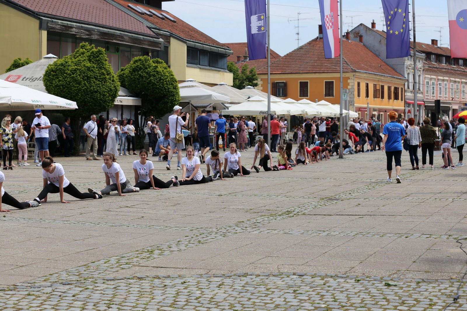 BRAVO! 356 Međimuraca i Međimurki zajedničkim je snagama napravilo više od 600 metara dugu špagu BRAVO! 356 Međimuraca i Međimurki zajedničkim je snagama napravilo više od 600 metara dugu špagu