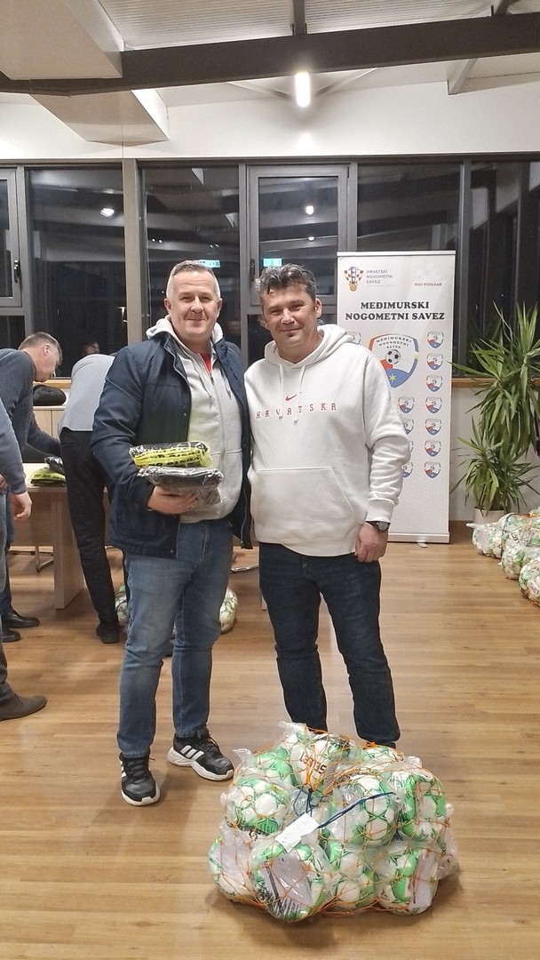 Međimurski nogometni savez školama nogometa podijelio 350 lopti i 400 markera
