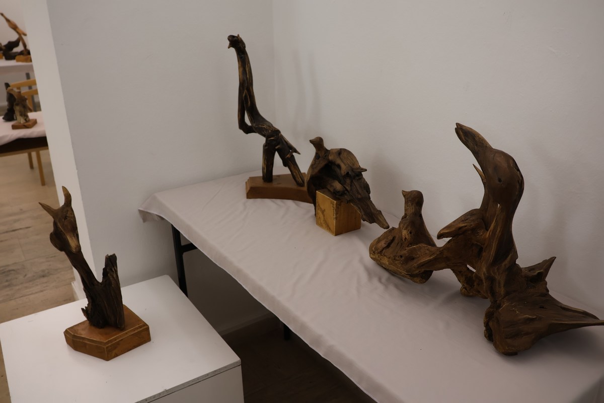 DRVENE SKULPTURE Otvorena izložba svestranog Josipa Radeka