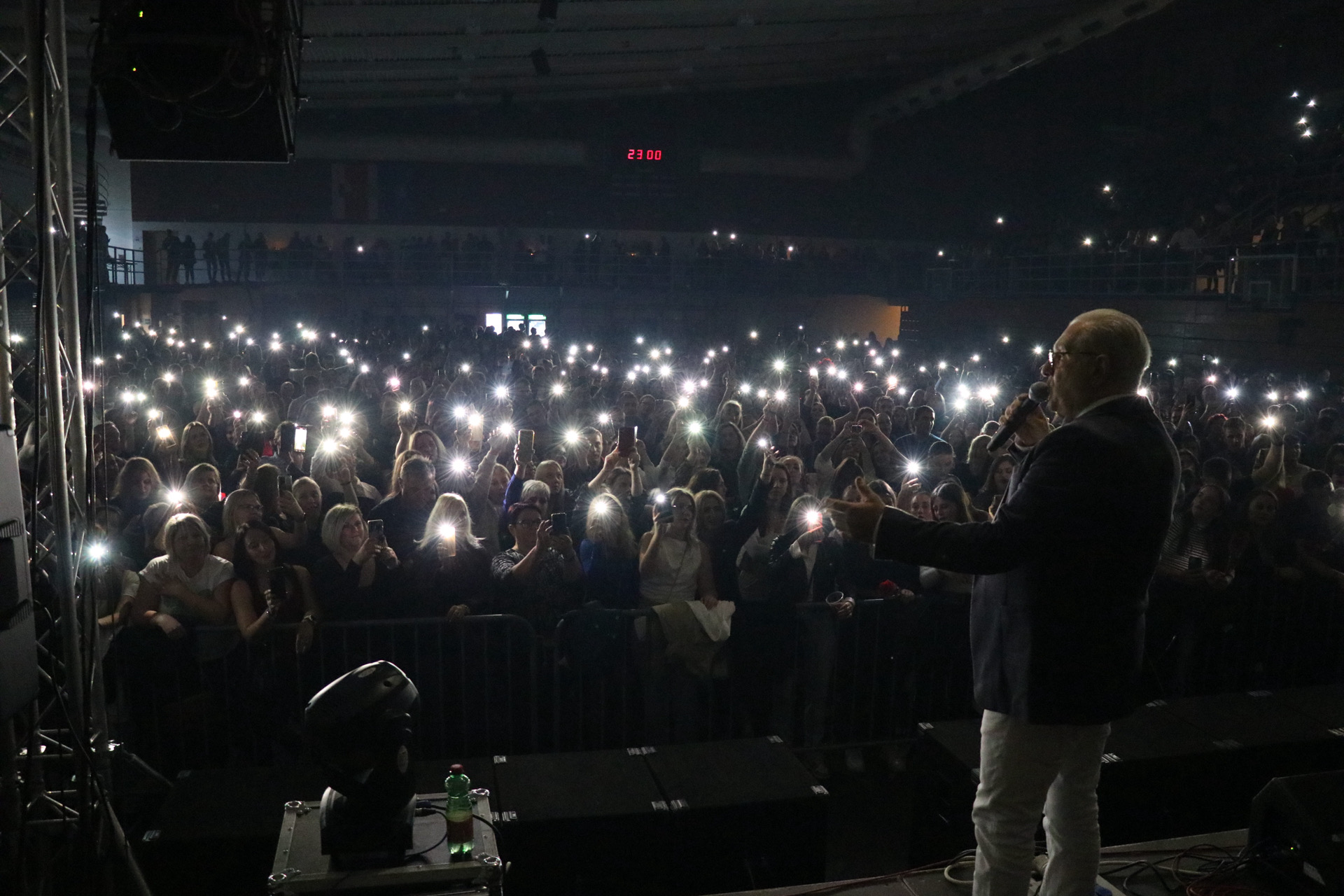 FOTO Željko Samardžić zagrijao Čakovec na jesenskom koncertu u punoj GOC dvorani