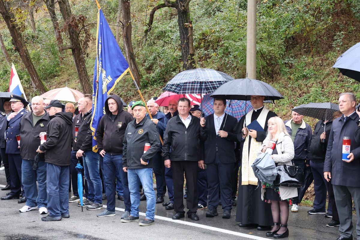 SJEĆANJA Župan Matija Posavec odao počast žrtvama u Baćinu