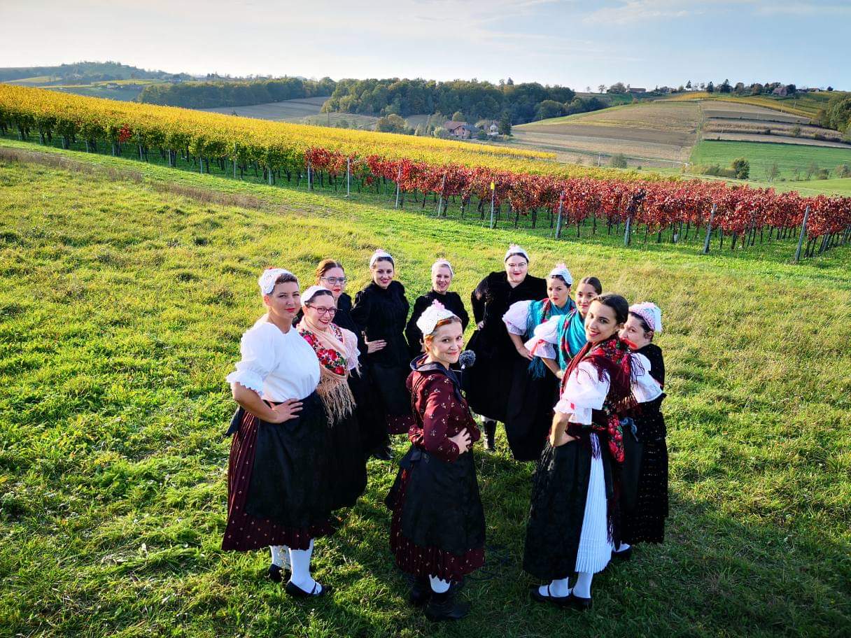 MARTINA KURETIĆ SEDLAR ‘Budućnost ŽVS ‘Veseli Međimurci’ je jasna, ostajemo vjerni korijenima, a to je tradicionalna međimurska glazba’