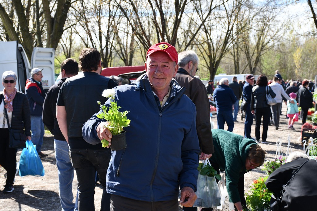 Proljetne temperature izmamile brojne posjetitelje na sajam u Čakovcu