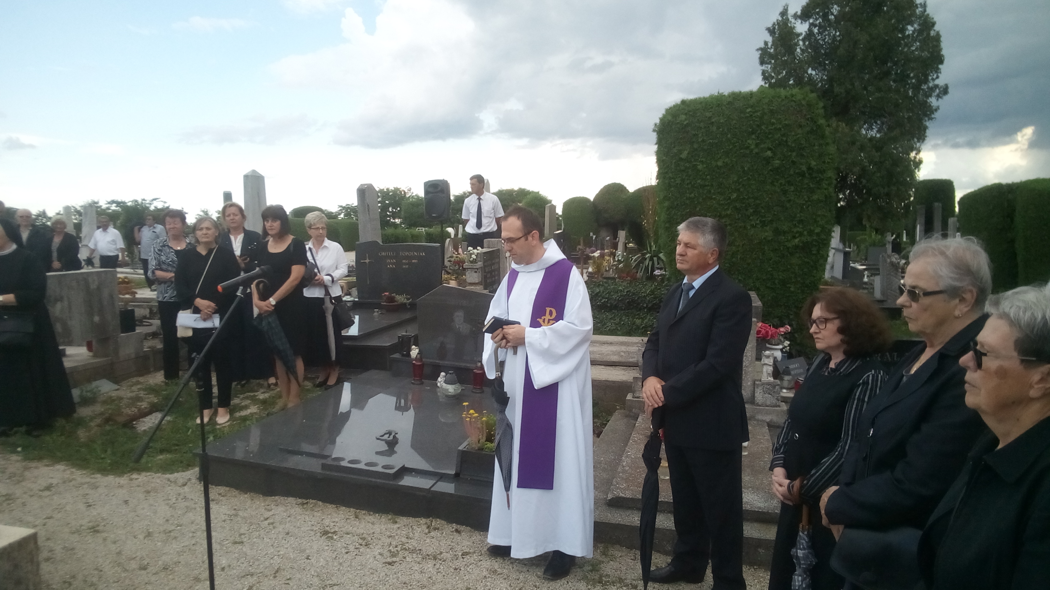 TRI MJESECA NAKON SMRTI Župljani se oprostili od omiljenog fra Antuna Jesenovića