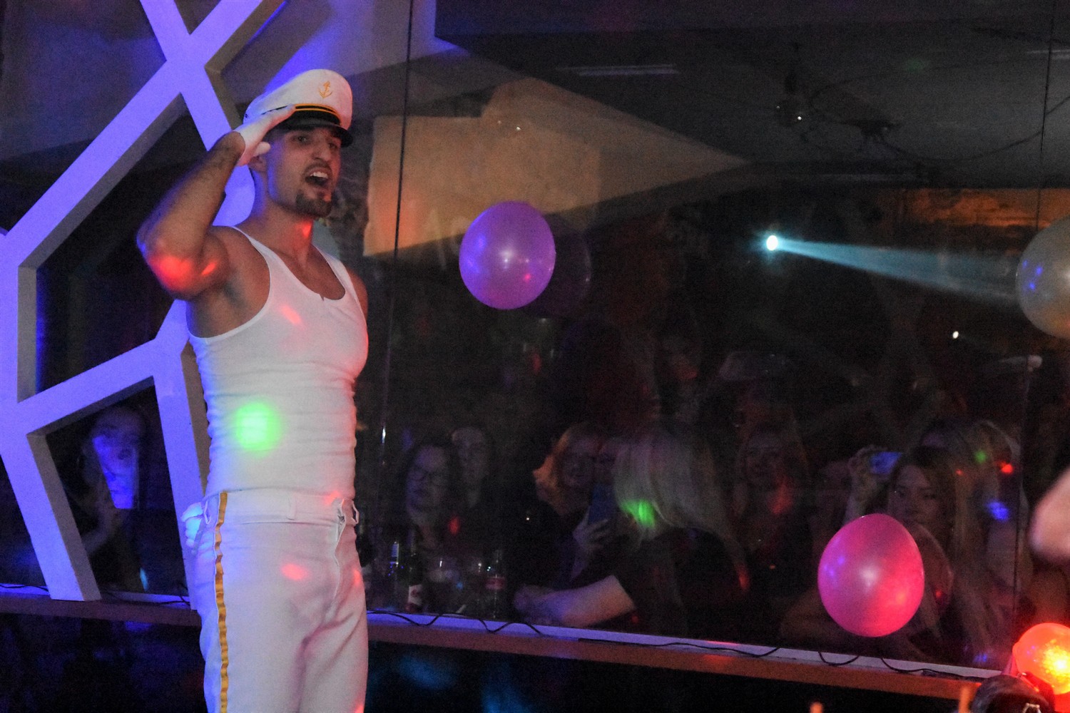 Nastup erotskih plesača u čakovečkom Paladinu