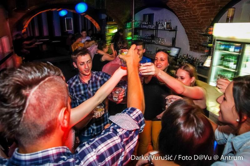 slika00019 Antrum (Petak, 27.6.2014.)