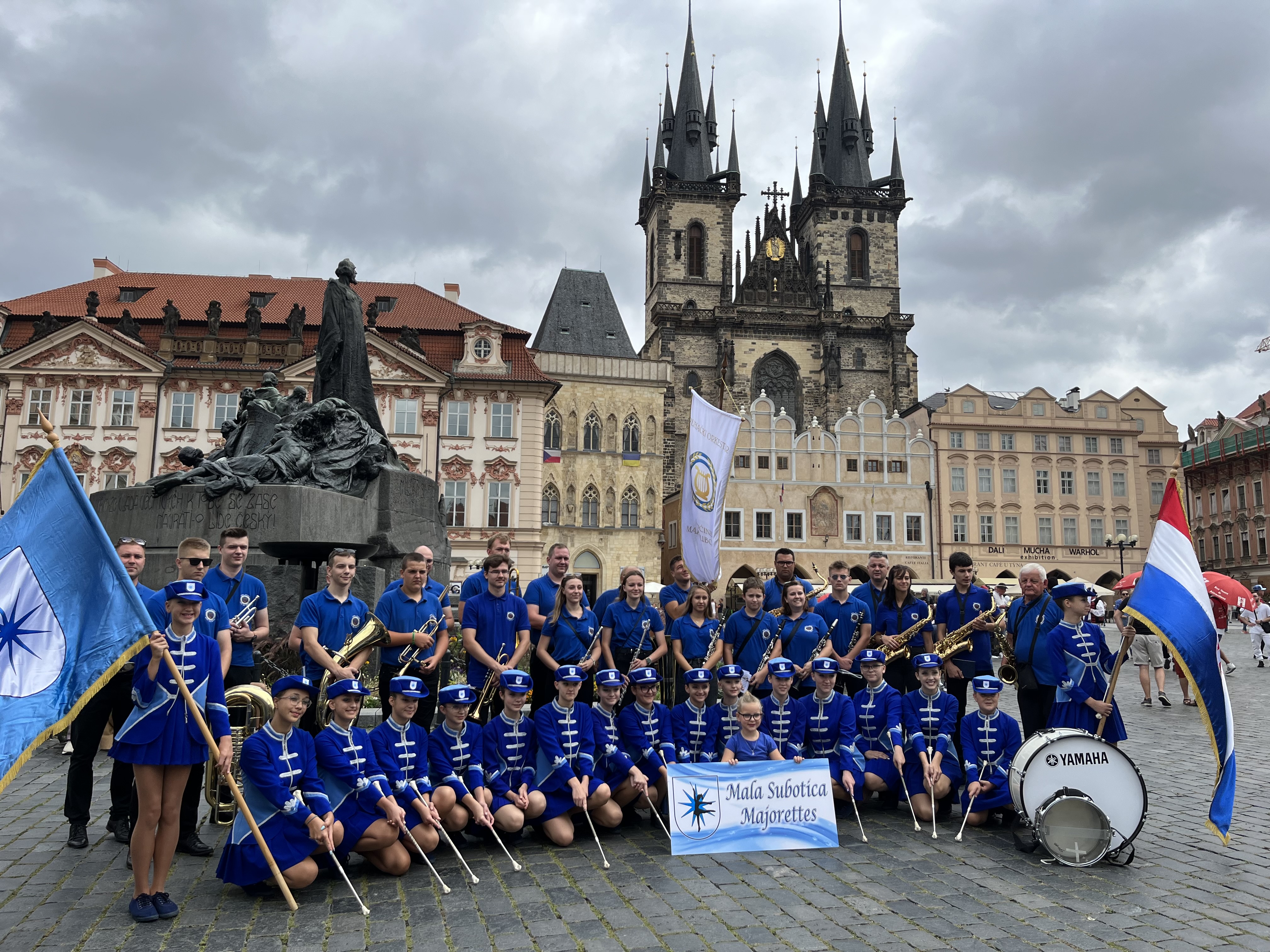 PUT U PRAG Mažoretkinje i puhački orkestar Male Subotice briljirali na Međunarodnom festivalu