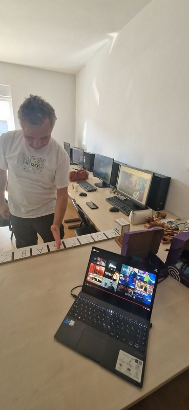 NOVA ISKUSTVA Članovi udruga Mladi informatički stručnjaci i Međimurski informatički klub sudjelovali u studijskom posjetu Velikoj Gorici NOVA ISKUSTVA Članovi udruga Mladi informatički stručnjaci i Međimurski informatički klub sudjelovali u studijskom posjetu Velikoj Gorici