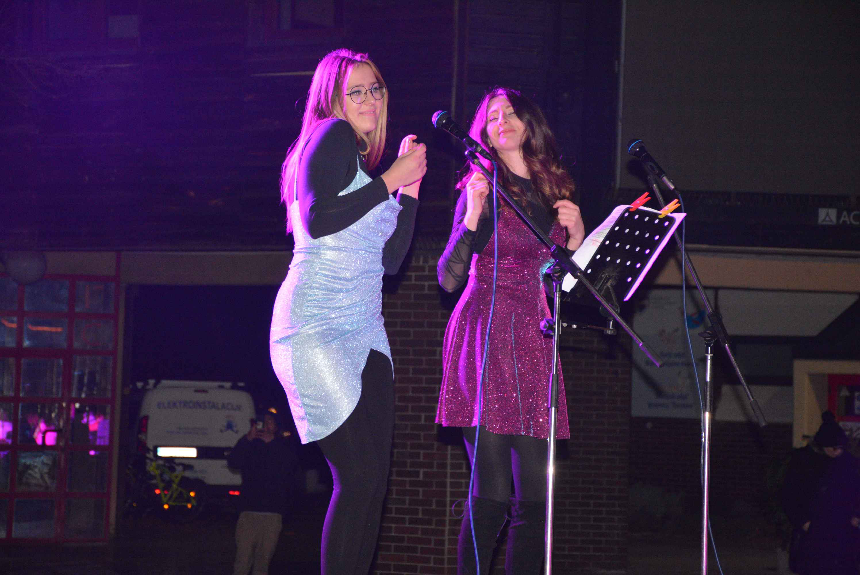 FOTO/VIDEO Čakovec veselo proslavio dolazak 2024. uz ritam ‘Noćne smjene’ i puni trg