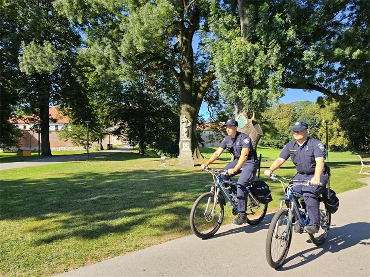 Policijaci na biciklima u Čakovcu