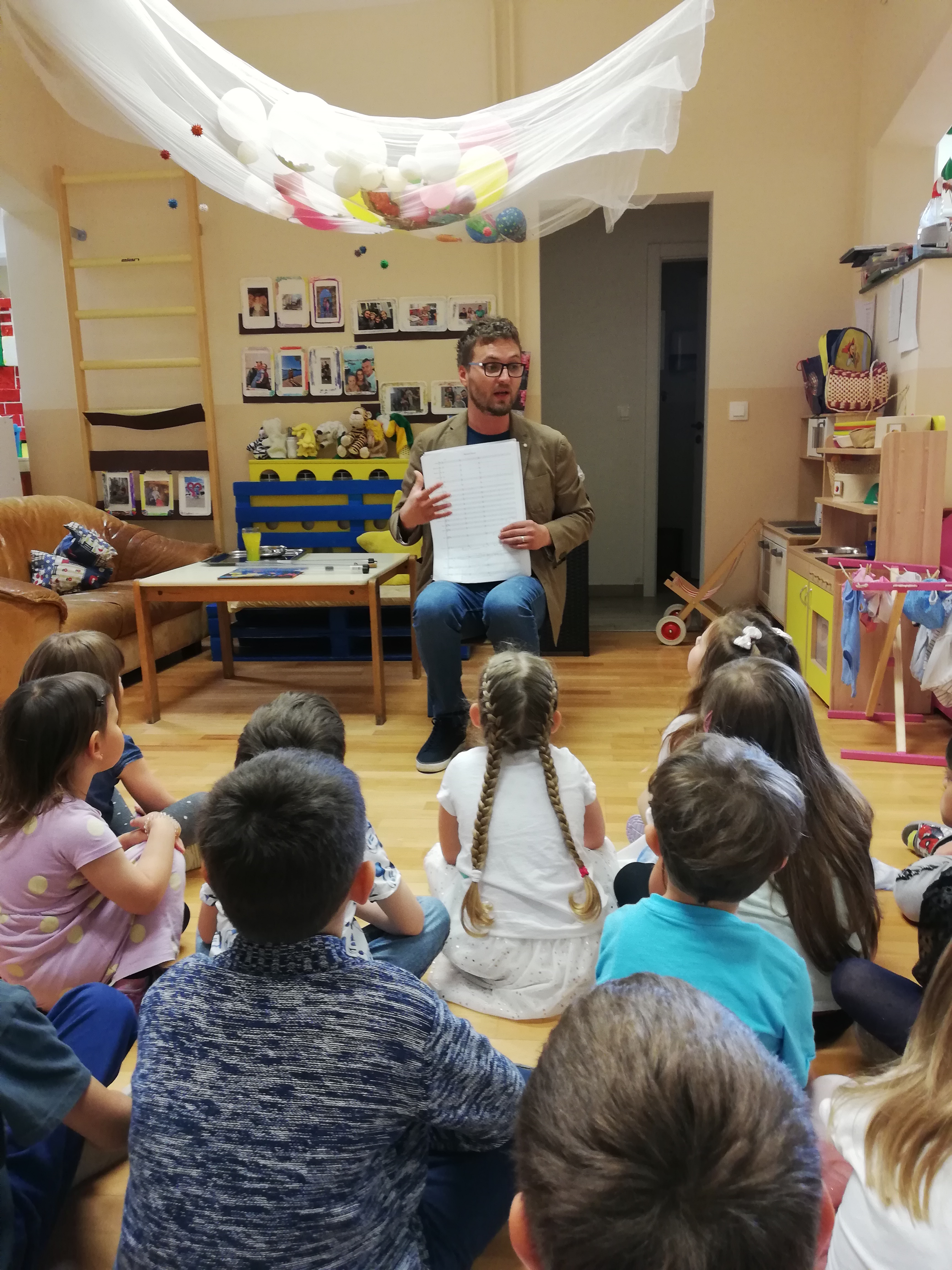 DV PČELICE Mališani se družili s vrsnim dirigentom Tomislavom Cvrtila