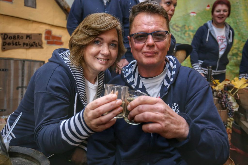 2351476410213458849042602160116