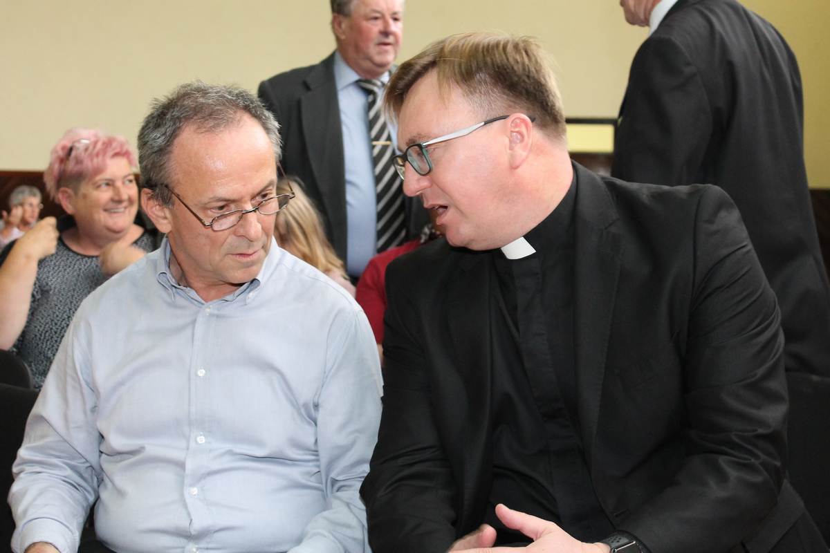 Županijsku smotra tamburaških sastava i kulturno umjetničkih društava u Mačkovcu