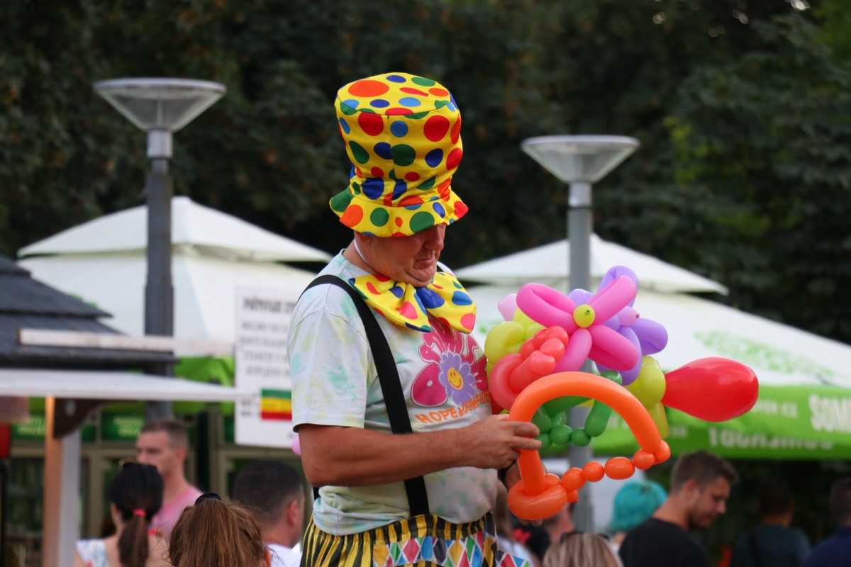 FOTO Prvi dan Porcijunkulovog započeo spektakularnim artističkim showom – “Dangerous Show” Cirkerosa Cirkusa