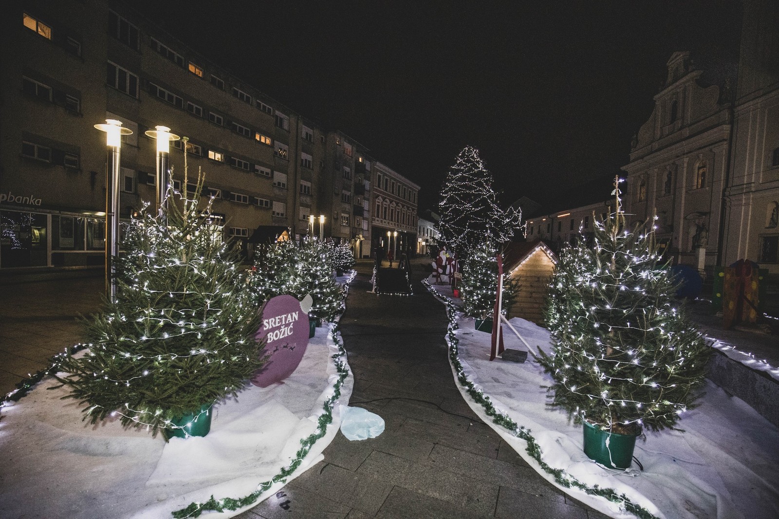 OVO JE PREKRASNO Božićno uređenje u centru Čakovca će vas oduševiti