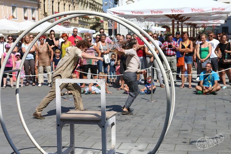 1414188012867440280024062749582