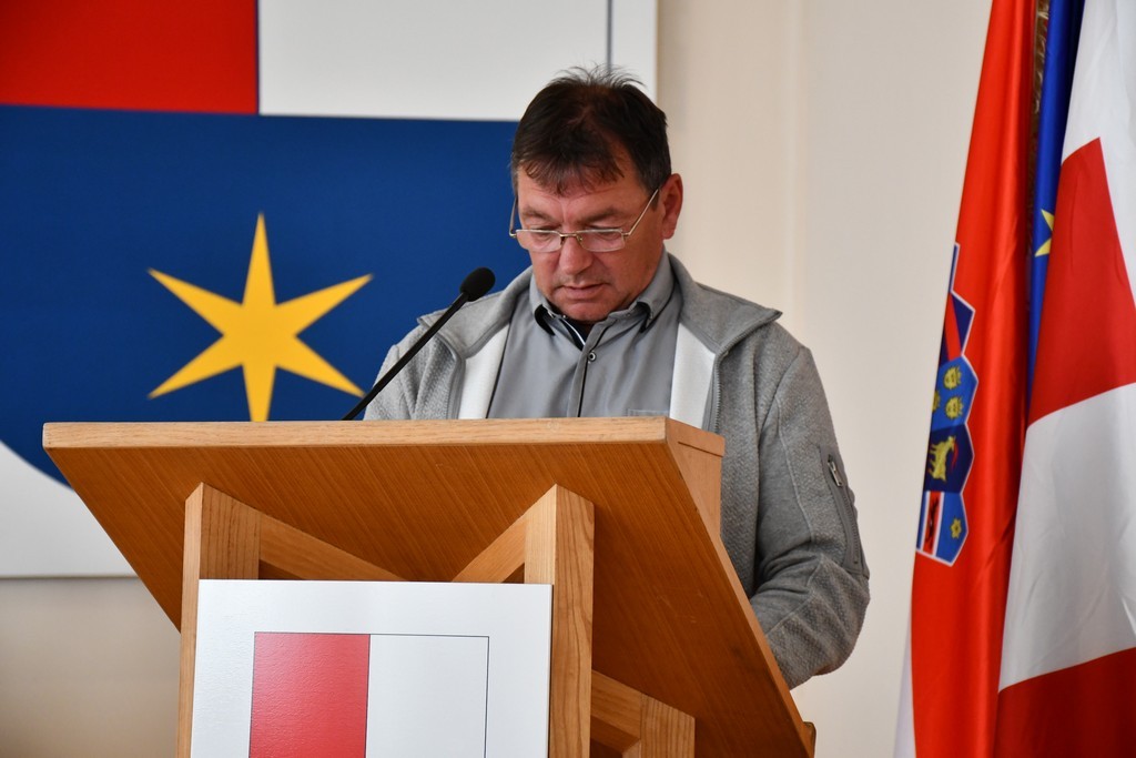 CENTRALIZACIJA BOLNICA Međimurska županija traži ocjenu ustavnosti zakona kojima osnivačka prava nad bolnicama preuzima država CENTRALIZACIJA BOLNICA Međimurska županija traži ocjenu ustavnosti zakona kojima osnivačka prava nad bolnicama preuzima država