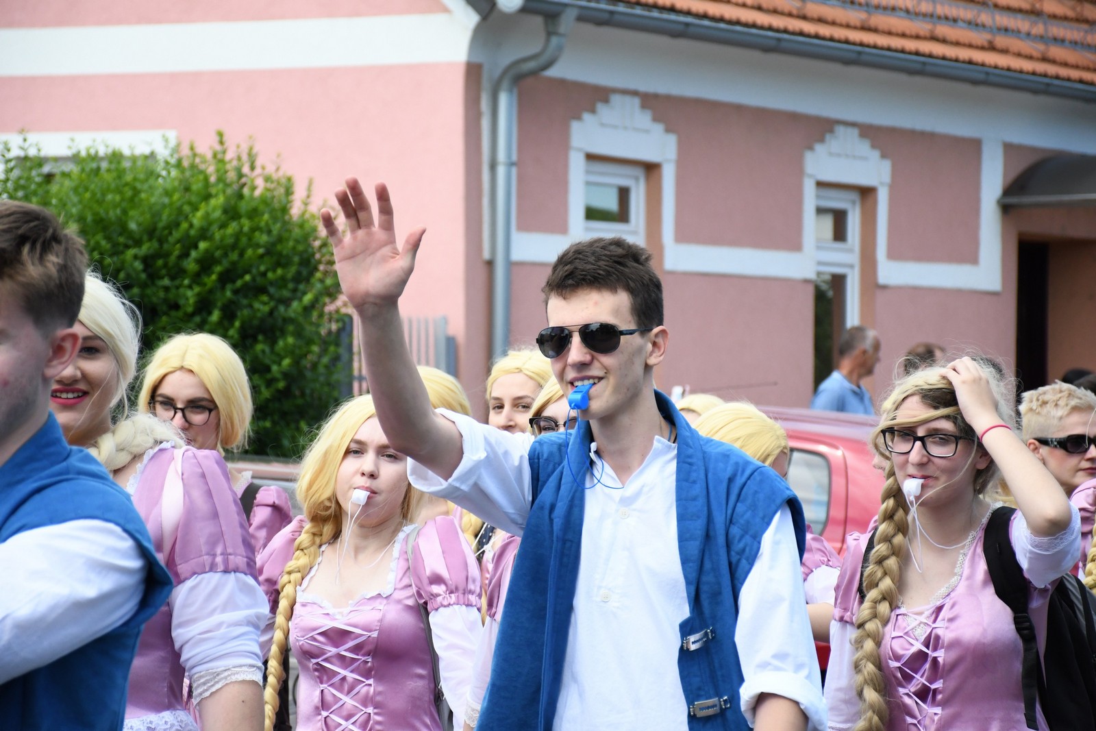 FOTO Povorka protutnjala gradom, maturanti s osmjehom dočekali kraj srednje škole!