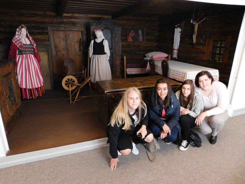 1500754890788064268040596658220