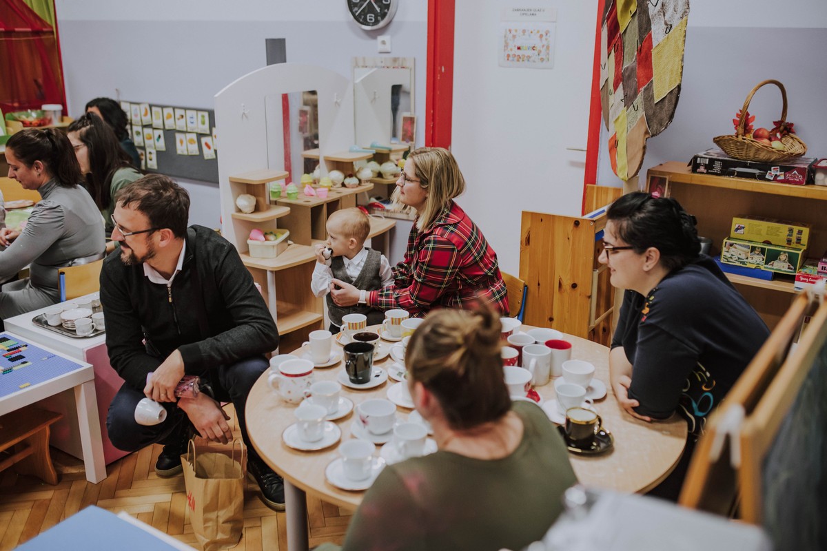 UZBUDLJIVE AKTIVNOSTI Mališani skupine Trešnjice uživali u pravoj Božićnoj čajanci
