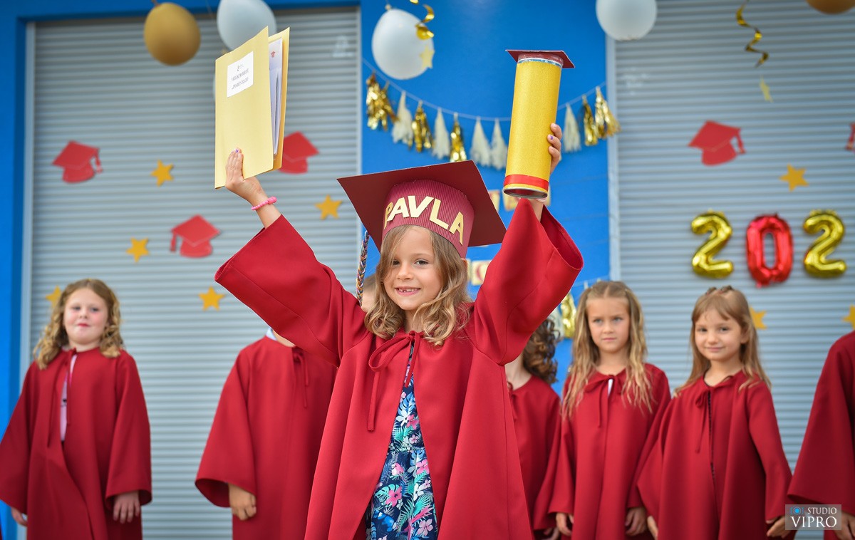 VIDEO I FOTO Završnom svečanošću mali ‘Zmajići’ oprostili se od vrtićkih dana u DV Vesela Loptica VIDEO I FOTO Završnom svečanošću mali ‘Zmajići’ oprostili se od vrtićkih dana u DV Vesela Loptica