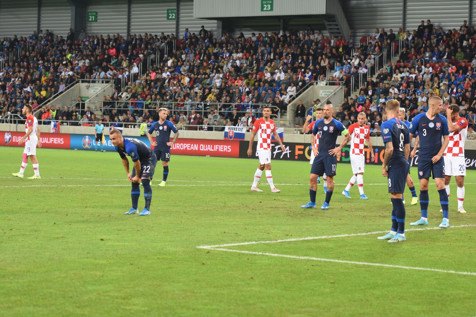 Image 3833553 (auto) Image 3833553 (auto)