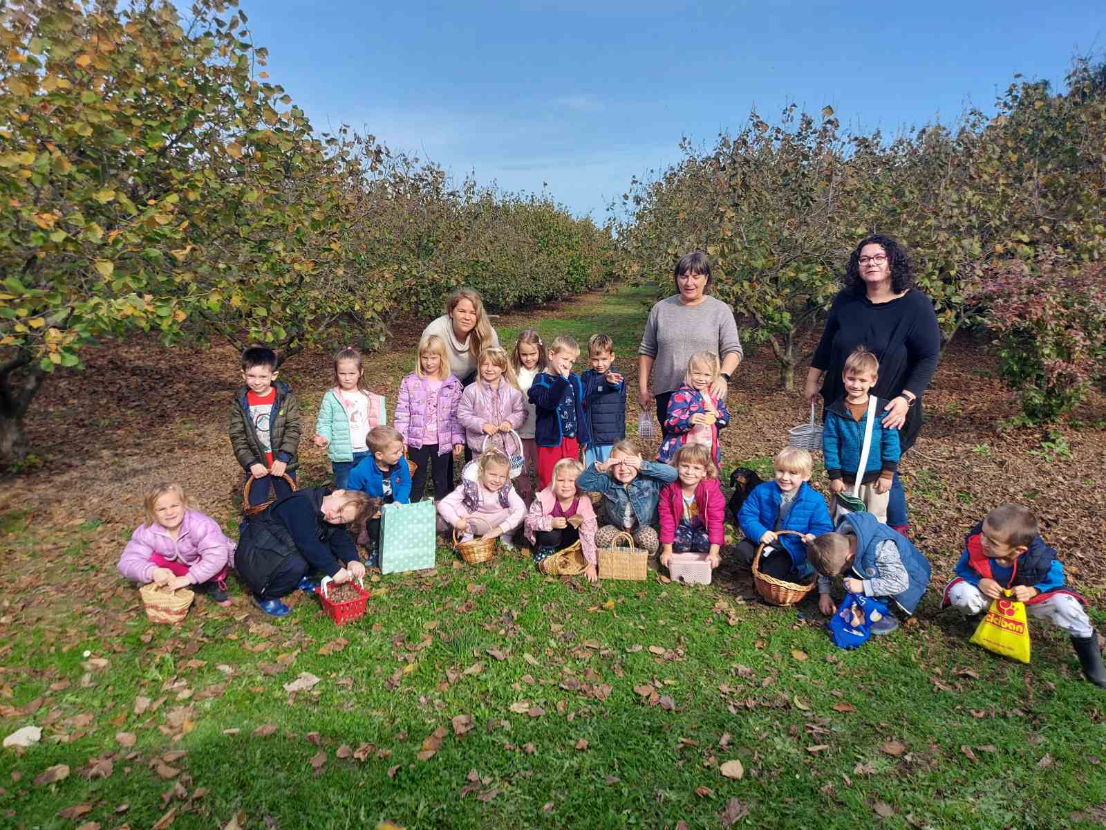 ‘Suncokreti’ iz čakovečkog vrtića Cvrčak posjetili lješnjikovac obitelji Sarač
