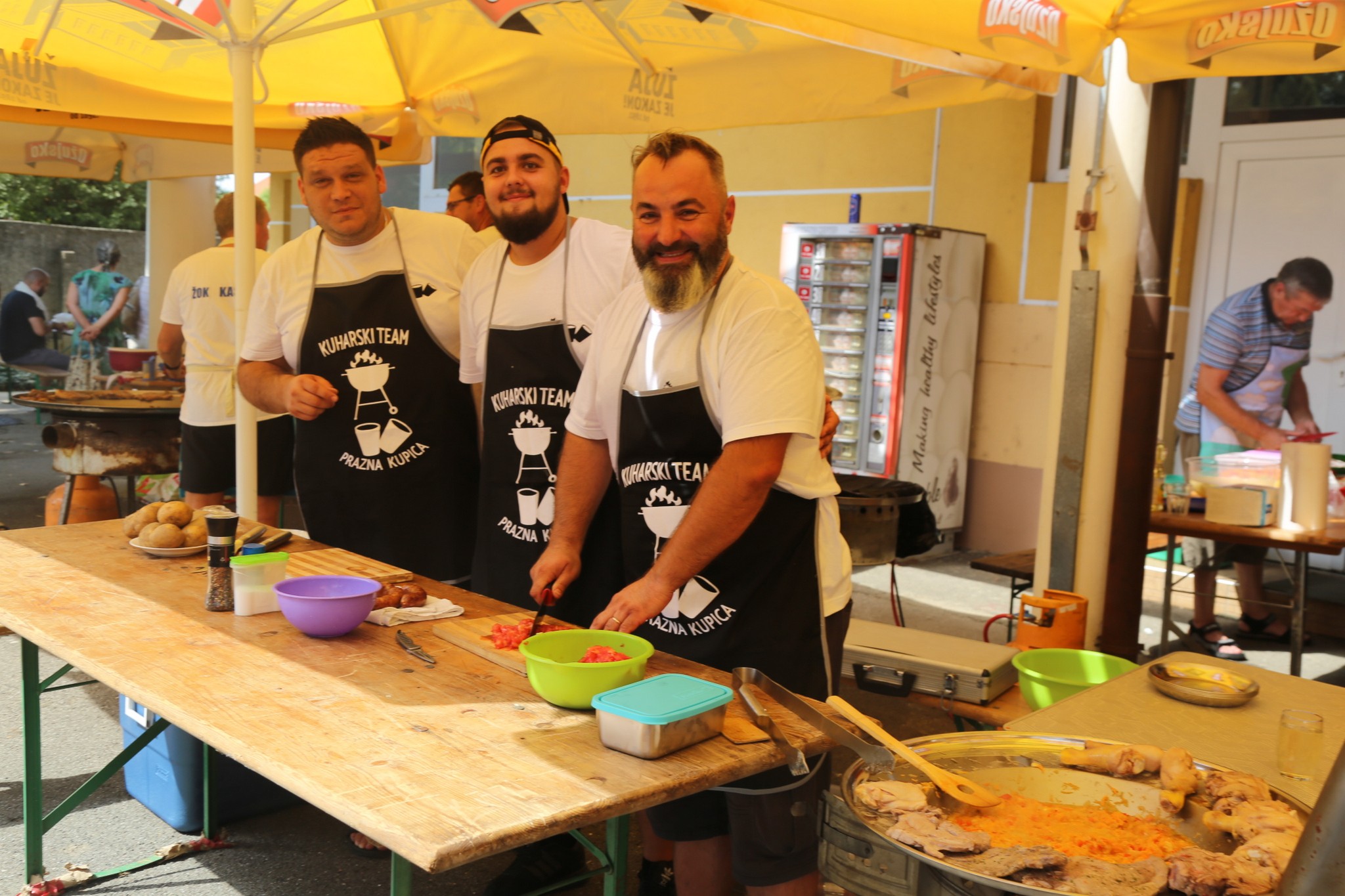 Miris ‘grofovske kotlovine’ u subotu se širio Pribislavcem