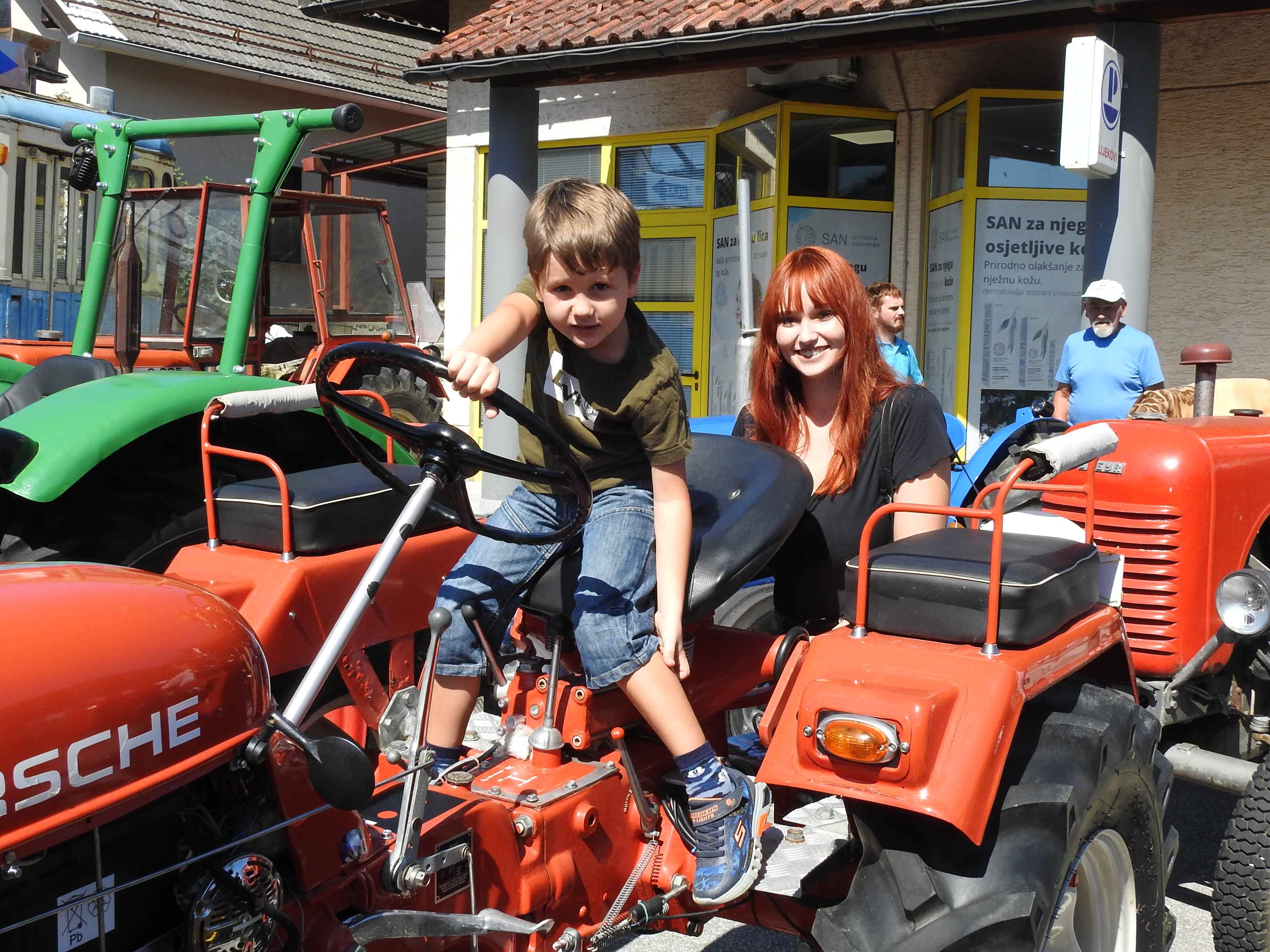 SELNICA Pogledajte kako je bilo na 17. susretu starih traktora