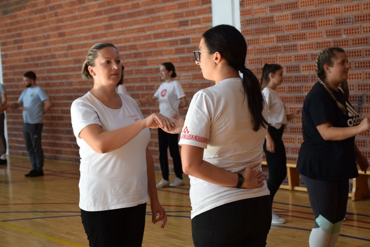 DONJA DUBRAVA Seminar ‘Scenska primjena folklora i osnove koreografije’ okupio KUD-ove Međimurja i goste
