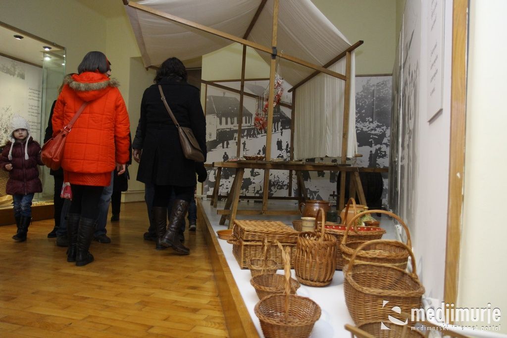 nocmuzejacakovec0073676803