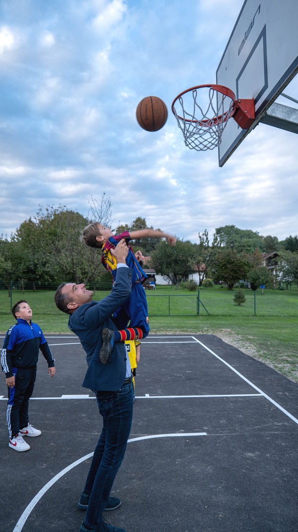 Župan Posavec i načelnik Meglić svečano otvorili obnovljeno košarkaško igralište u Šenkovcu Župan Posavec i načelnik Meglić svečano otvorili obnovljeno košarkaško igralište u Šenkovcu
