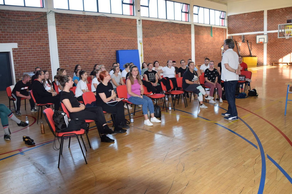 DONJA DUBRAVA Seminar ‘Scenska primjena folklora i osnove koreografije’ okupio KUD-ove Međimurja i goste
