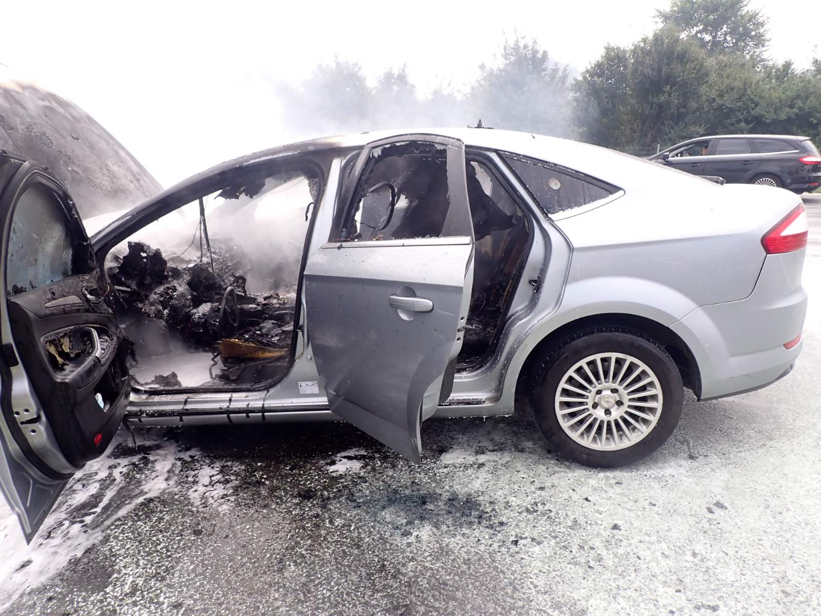 Požar auta na autocesti A4