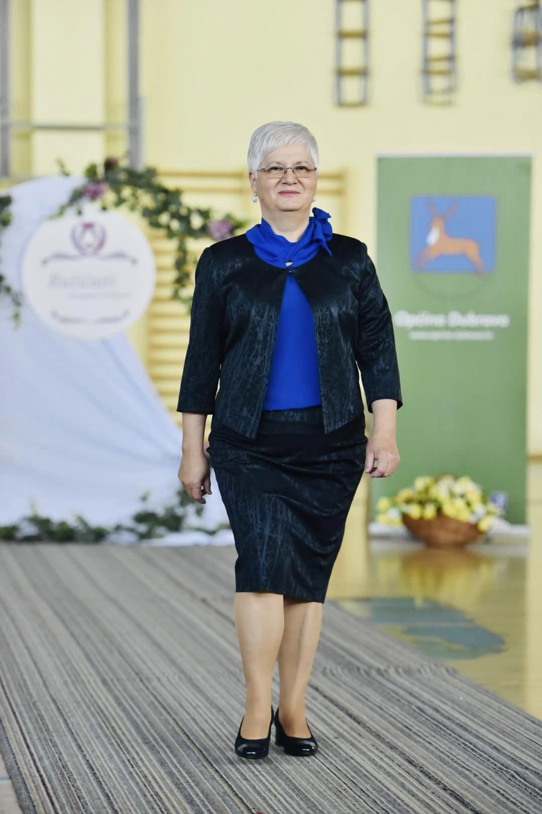 RUŽIČASTI LISTOPAD U DUBRAVI Članice kluba ‘Nova nada’ Čakovec gostovale na modnoj reviji RUŽIČASTI LISTOPAD U DUBRAVI Članice kluba ‘Nova nada’ Čakovec gostovale na modnoj reviji