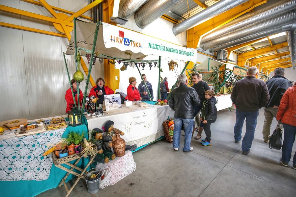 2351641510213458849002601854596