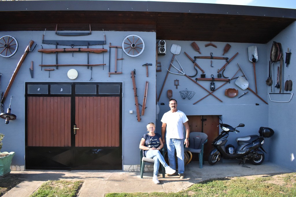 VRIJEDNA ZBIRKA OBITELJI VUJIĆ IZ NOVAKOVCA Duh prošlih vremena šapće sa zidova