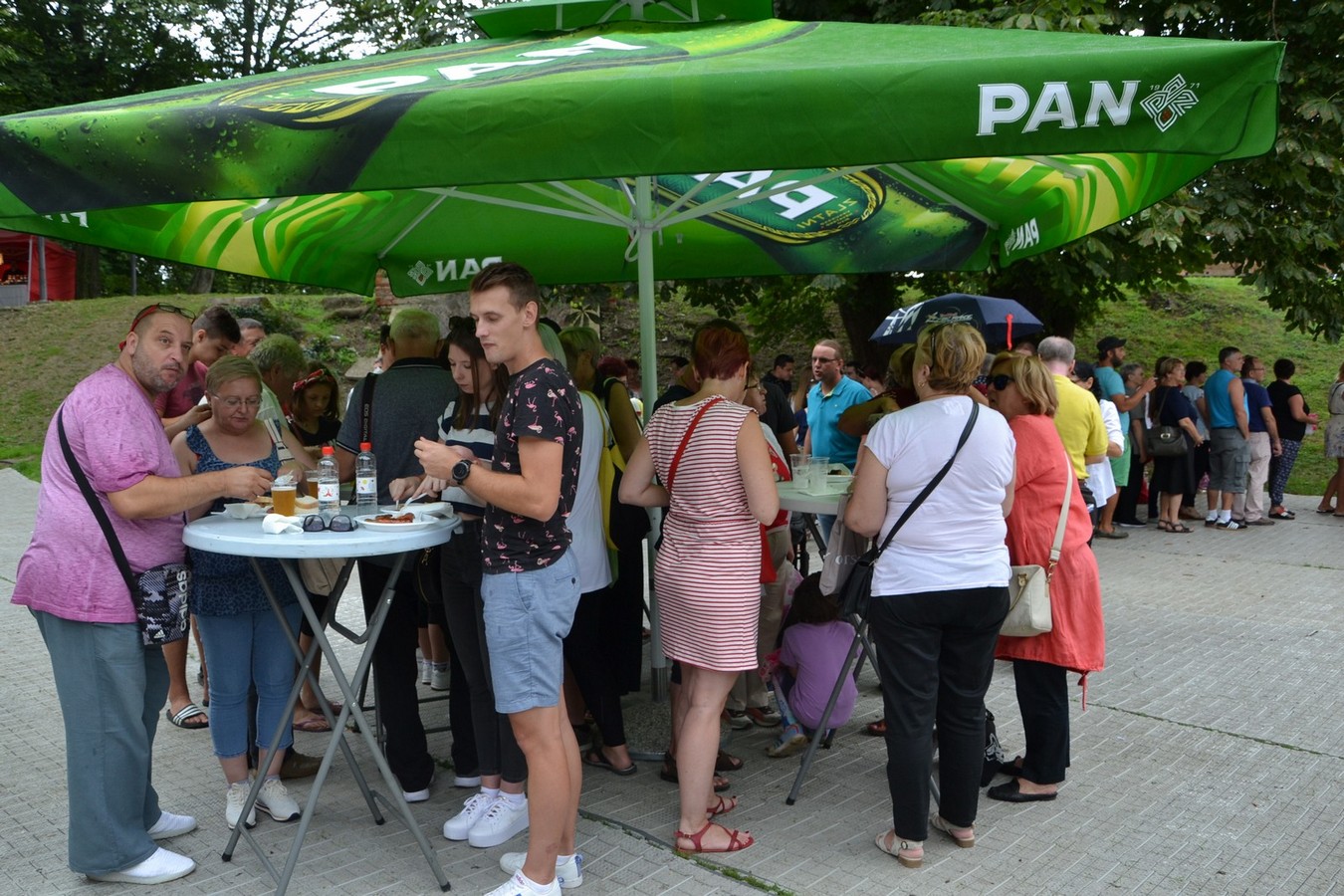 U jezeru Staroga Grada posjetitelji uživali u besplatnom ručku