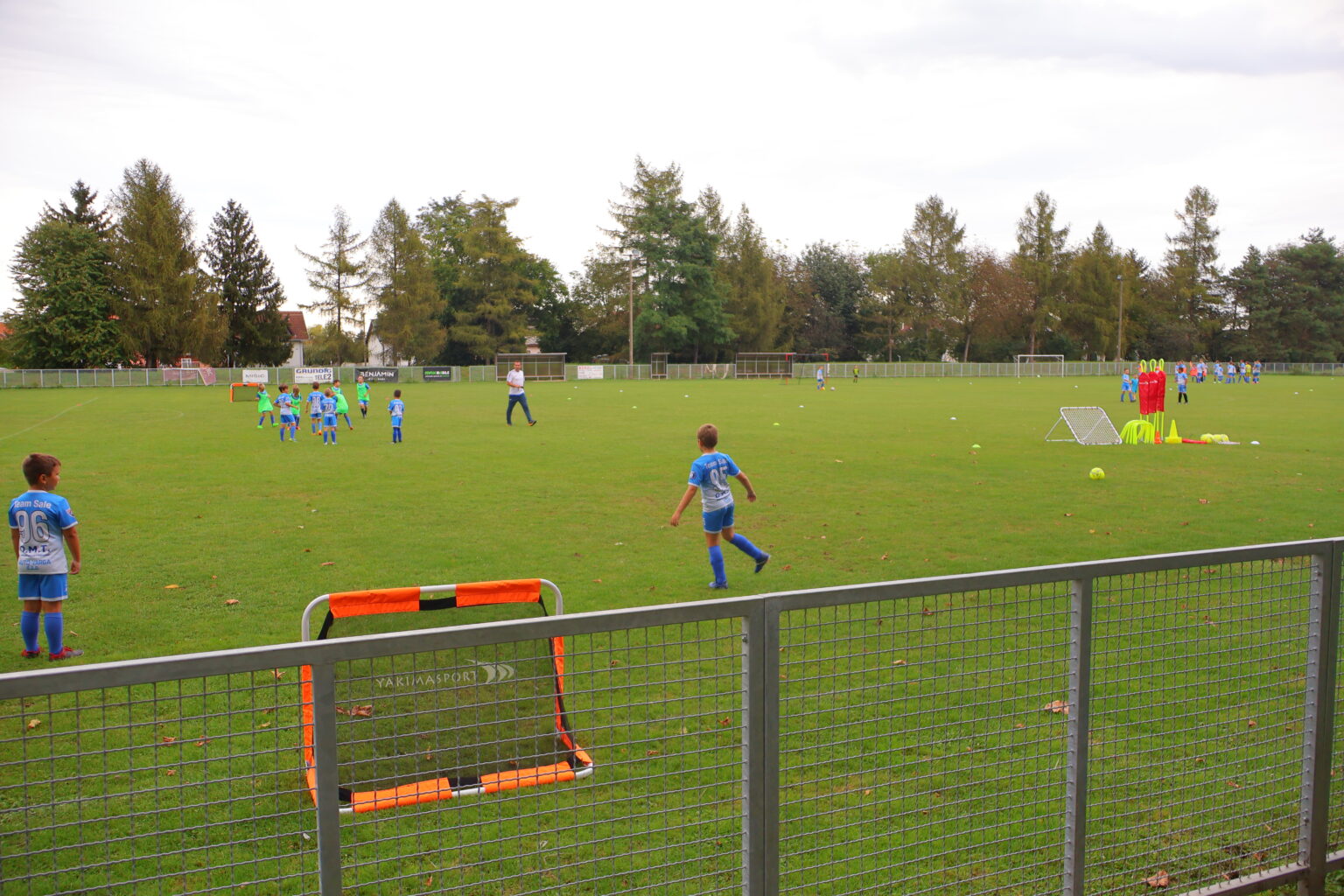 VESELJE ZA NAJMLAĐE Uređeno košarkaško igralište u Ivanovcu