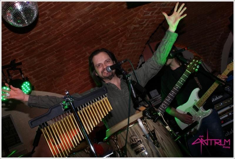 slika0008 Antrum (Petak, 15.2.2013 – Zodiac band) slika0008 Antrum (Petak, 15.2.2013 – Zodiac band)