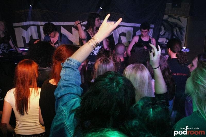 slika0002 Podroom (Petak, 19.4.2013 – MANNTRA live & H I R & IRON HEARTH)