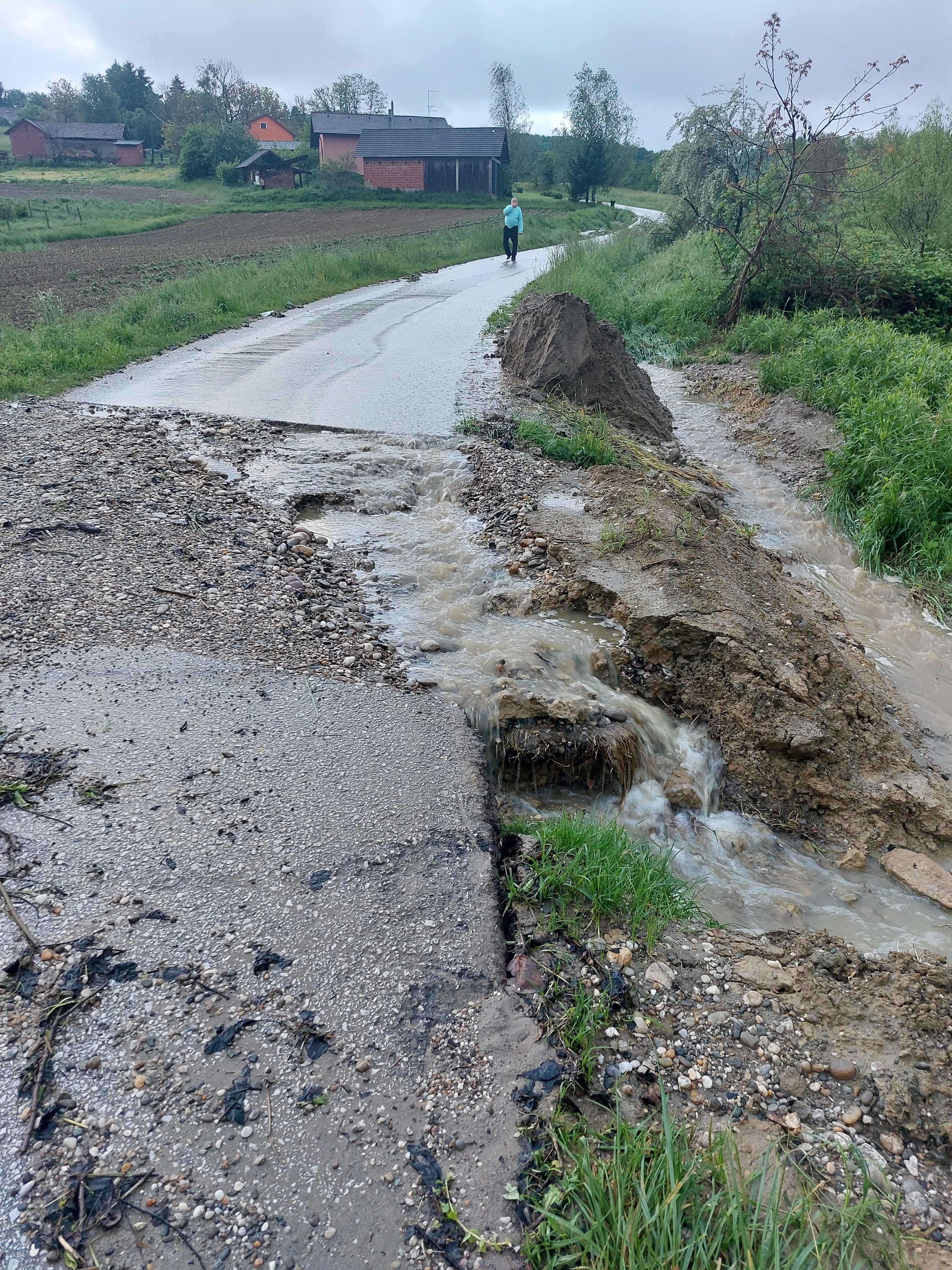 UPALJEN ALARM U ŠTRIGOVI Otvorilo se podzemlje, a najgore tek slijedi!