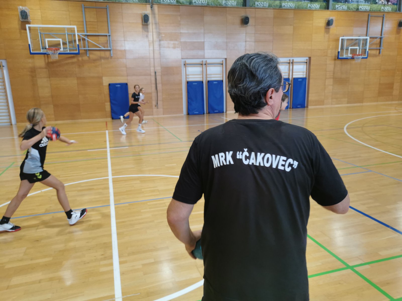 Veliki broj školaraca na kampovima iz kuglanja i rukometa