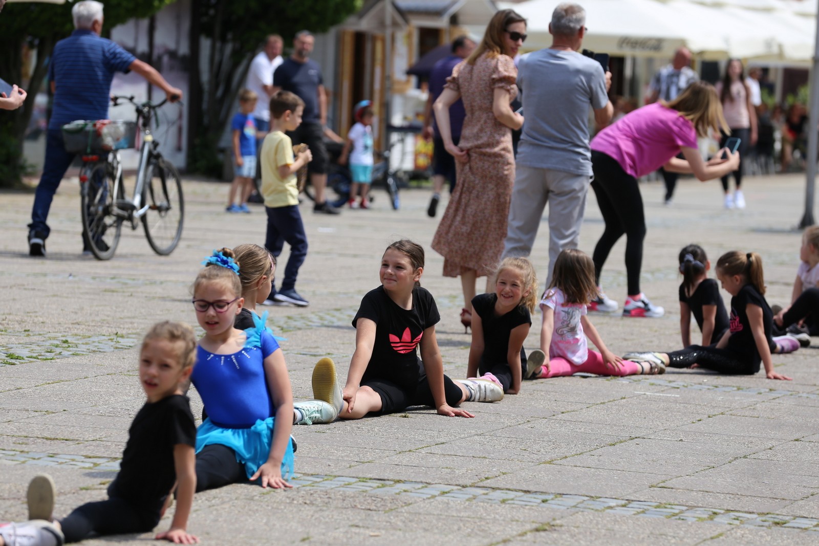 BRAVO! 356 Međimuraca i Međimurki zajedničkim je snagama napravilo više od 600 metara dugu špagu BRAVO! 356 Međimuraca i Međimurki zajedničkim je snagama napravilo više od 600 metara dugu špagu